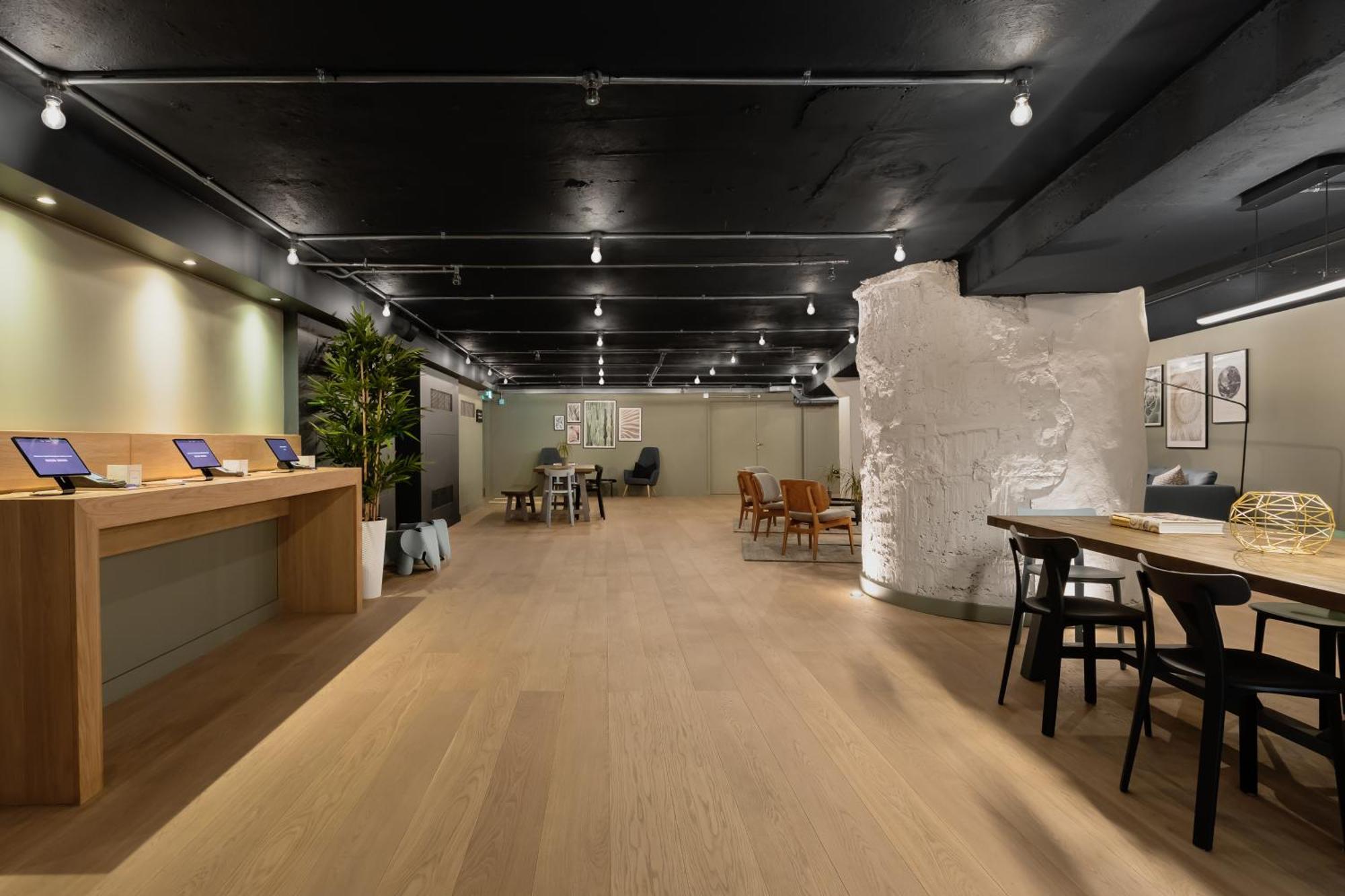 Zedwell Underground Hotel Tottenham Court Rd Londra Esterno foto